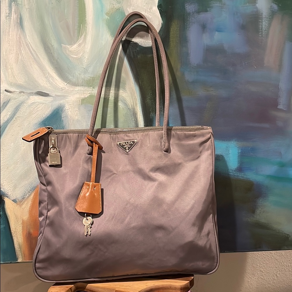 CLOSET CLEAN OUT  🔥PRADA Gray Tote with Tan Leather Details w lock and key